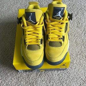 Air Jordan 4 Retro